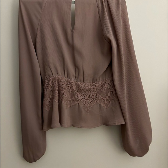 Lulus lace blouse - Picture 2 of 2